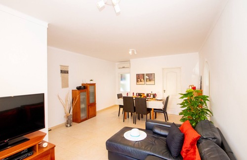 Portimao Apartment | 2BR w/Pools, Jacuzzi & A/C – Portimão Beach