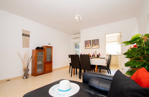 Portimao Apartment | 2BR w/Pools, Jacuzzi & A/C – Portimão Beach