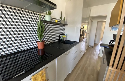 Arcachon Apartment | 2BR with terrace, parking and wifi in Arcachon