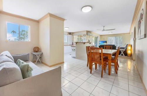 Bellara Apartment | 2BRM Self Contained Apt - Pumicestone Passage View