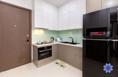 Tan Binh Apartment | 2BRs Apartment in Modern Building w/Free Gym, Pool and Airport Pick up
