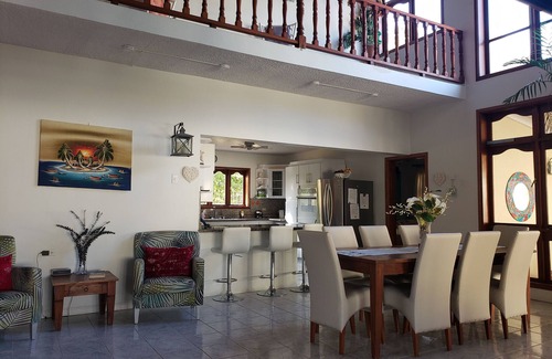 Malmok Villa | 2min walk to Tres Trapi, Boca Catalina & Malmok Beach. Family friendly!