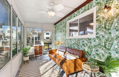 Folly Beach House | 2nd Block E Huron - Keep Palm - Adorable House Minutes from the Beach
