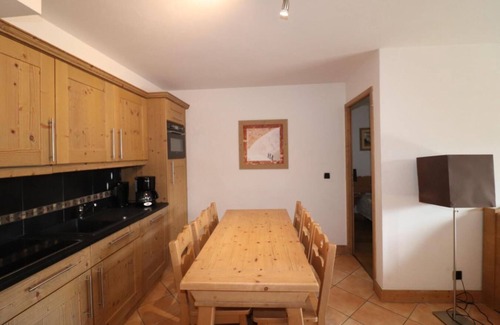 Les Almes Apartment | 2nd floor, balcony, parking, tv, ski locker, 60m², Tignes