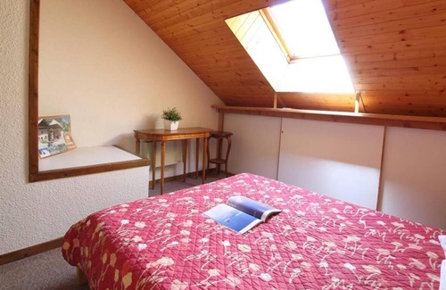 Vallouise-Pelvoux Apartment | 2nd floor, balcony, tv, ski locker, 40m², Pelvoux
