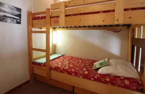 Vallouise-Pelvoux Apartment | 2nd floor, balcony, tv, ski locker, 40m², Pelvoux