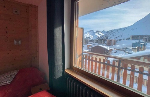 Les Almes Apartment | 2nd floor, balcony, tv, ski locker, 24m², Tignes