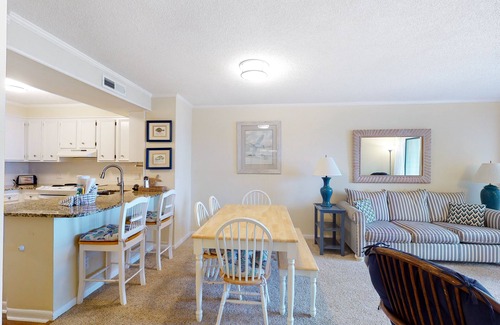 Atlantic Beach Condo | 2nd-Floor Condo in Oceanfront Location w/WiFi, Screened-In Balcony, Shared Pool