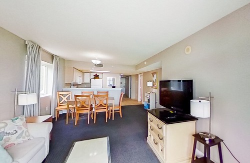 Myrtle Beach Condo | 2nd Floor Oceanfront Snowbird Friendly Condo w/ Shared Pool/Hot Tub, AC, WiFi!