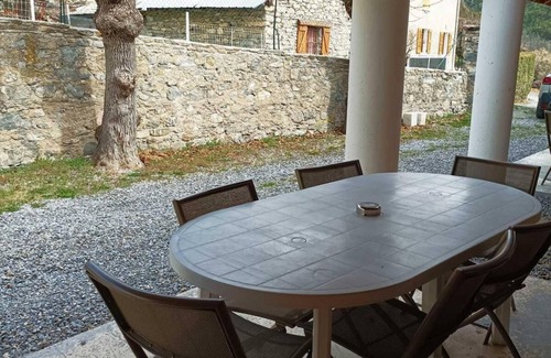 Jausiers Apartment | 2nd floor, swimming pool, sauna, terrace, parking, tv, 50m², Pra Loup