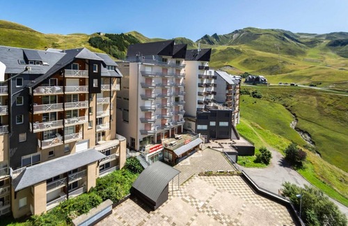 Peyragudes Apartment | 2nd floor, tv, ski locker, 35m², Peyragudes