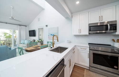 Seabrook Island House | 2nd Floor, Updated, Ocean View Atrium! Amenity Cards! Dog Welcome!