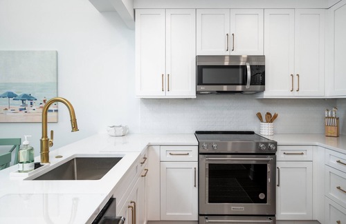 Seabrook Island House | 2nd Floor, Updated, Ocean View Atrium! Amenity Cards! Dog Welcome!