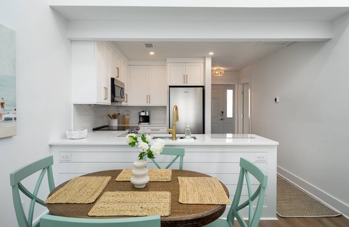 Seabrook Island House | 2nd Floor, Updated, Ocean View Atrium! Amenity Cards! Dog Welcome!