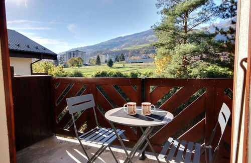 Bourg-Saint-Maurice Apartment | 2nd floor, view mountain, swimming pool, balcony, tv, 17m², Les Arcs
