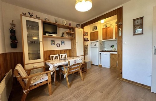 Villard-de-Lans Apartment | 2nd floor, view mountain, balcony, tv, ski locker, 28m², Villard de Lans