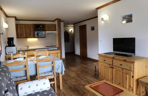 Aussois Apartment | 2nd floor, view open, balcony, tv, ski locker, 50m², Aussois