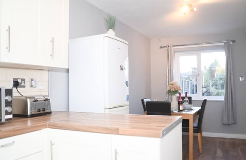 Willenhall House | 2ndHomeStays-Willenhall -A Charming 3-Bedroom Home in West Midlands