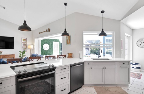 Indian River Shores House | 3/2 Beach House! Pool Hot Tub Bikes Sea Turtle Season & Rocket Launch View