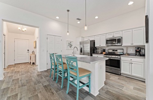 Wildwood House | 3/2 in The Village of Richmond