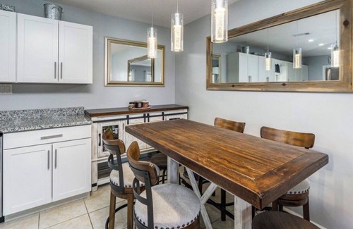 Richmond House | 3-2 pet friendly close to UK/EKU SERVICE CONNECTED VETERANS 20% OFF