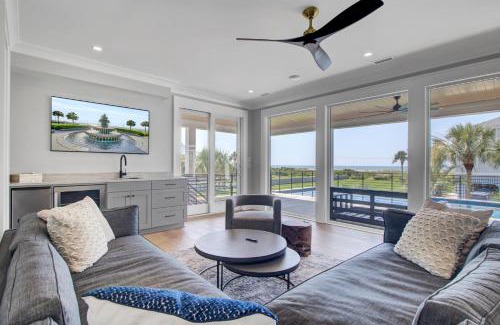 Isle of Palms House | 3 47th Avenue by AvantStay Oceanfront Private Pool View
