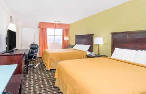 Lookout Valley Neighborhood Association Hotel | 3 Affordable Units Steps from Chattanooga Attractions! Pool Access