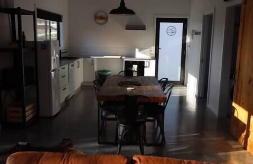 East Jindabyne House | #3 Amazing views of lake and mountains new eco cabin