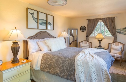 Sequim House | 3 apartments combined for large groups!