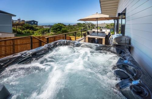 Lincoln City House | 3 bd 3 ba and Bunks - Blue Door Retreat - New in 2024