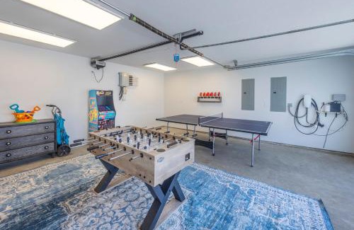 Lincoln City House | 3 bd 3 ba and Bunks - Blue Door Retreat - New in 2024