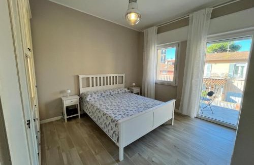 Marina di Pietrasanta Apartment | 3 Bdr 100m from the Sea and Sea View and Terrace