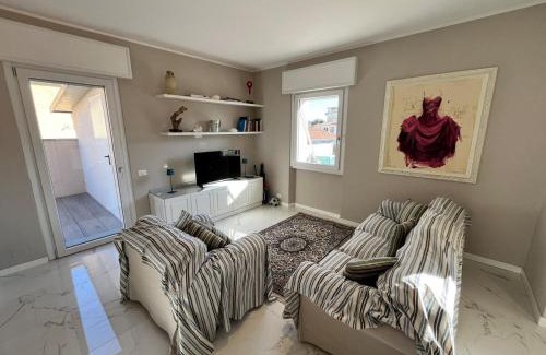 Marina di Pietrasanta Apartment | 3 Bdr 100m from the Sea and Sea View and Terrace