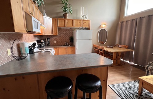 East Kootenay House | 3 BDR + 2 Full BR incl Loft | 5 mins from Ski Hill & Town! | 360 Mountain views!