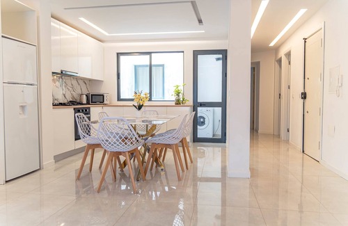 Mindelo Apartment | 3-bdr apt 10-min walk laginha beach - LCGR