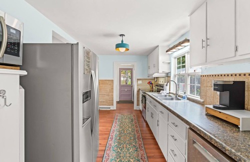 High Point Apartment | 3 Bdrm Home Less Than 1 mile from High Point University.