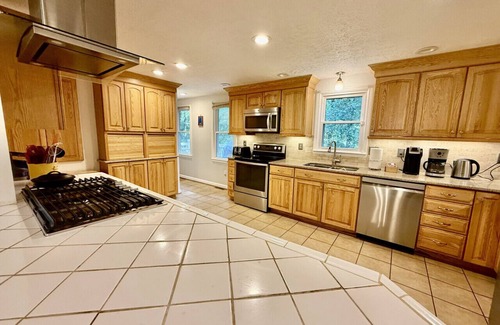 Oak Ridge Apartment | 3 Bdrm in Oak Ridge. High Point, Greensboro, W.S