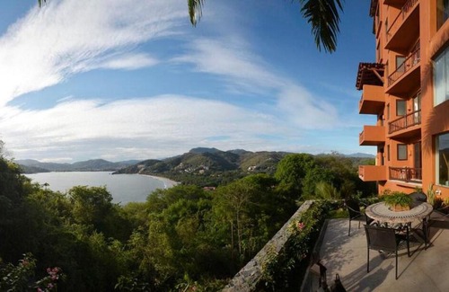 Playa Las Gatas Villa | 3 Bdrm Waterfront Apartment Overlooking Playa La Ropa