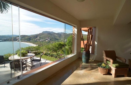 Playa Las Gatas Villa | 3 Bdrm Waterfront Apartment Overlooking Playa La Ropa