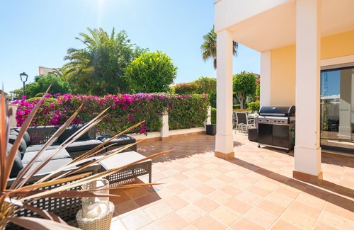 Porto de Mos Apartment | 3 Bed/2 bath apt, terraces, pool, walk to beach
