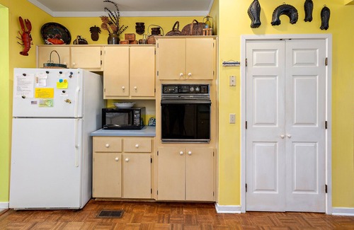 King City House | 3 bed/3.5 bath home - Easy Walk to St. Simons Pier