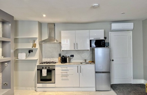 Marylebone Apartment | 3 Bed/3.5 Bath Brand New Duplex, AC, Marylebone