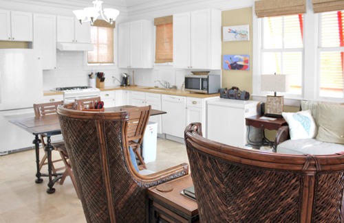Schooner Bay Village House | 3 Bed 3 Bath Waterfront House located in Schooner Bay, Abaco