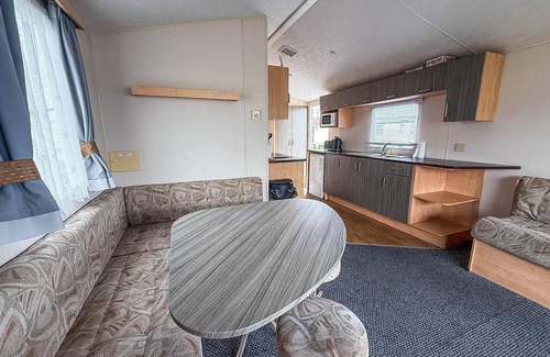 Clacton-on-Sea House | 3 bed, 8 berth caravan for hire at St Osyth Park near Clacton-on-Sea ref 28039CW