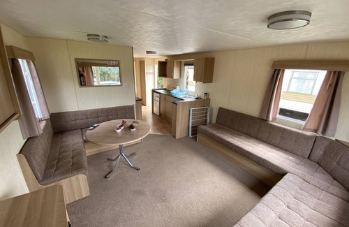 Great Yarmouth House | 3 Bed 8 Berth Caravan in California Cliffs - M1