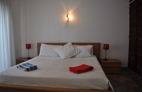 Vale do Garrao Apartment | 3 Bed Apartment with large pool, bar & restaurant. Walk to beach & restaurants
