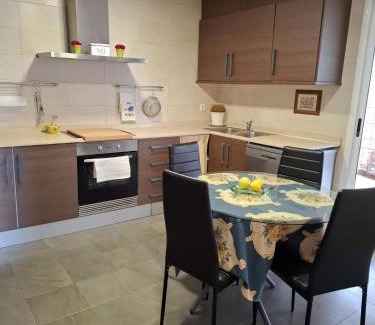Chiva Ski Chalet | 3 Bed Chalet-Pool-Pets-Hot Tub-Parking-Garden