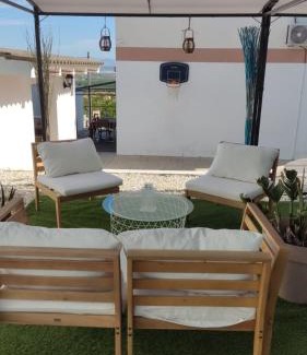 Chiva Ski Chalet | 3 Bed Chalet-Pool-Pets-Hot Tub-Parking-Garden