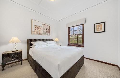 Ainslie House | 3-Bed Family Haven with Garden & BBQ Area