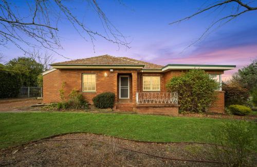 Ainslie House | 3-Bed Family Haven with Garden & BBQ Area